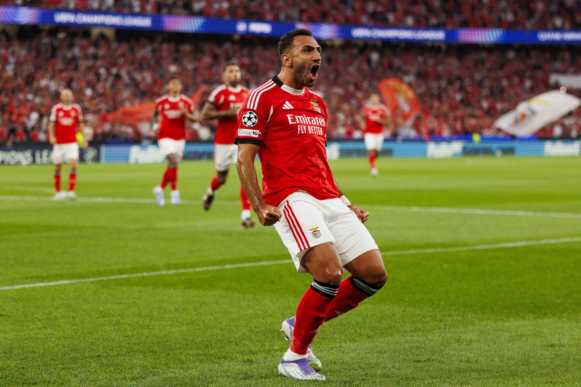 Besiktas sobe oferta por Vangelis Pavlidis